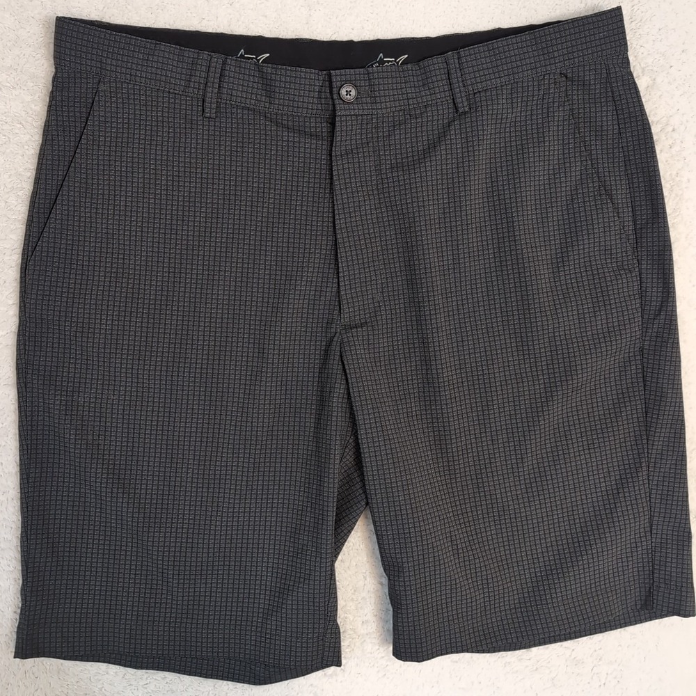 Greg Norman Ultimate Classic Travel Short Charcoal Gray Size 36"x9" Grip Waist